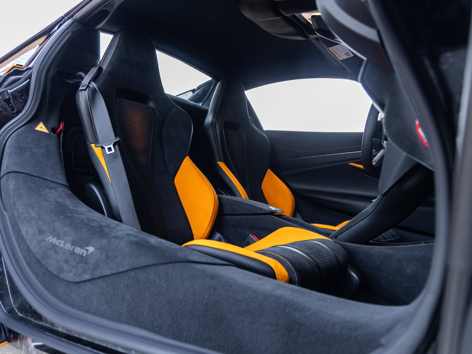 2027 McLaren 750S Base
