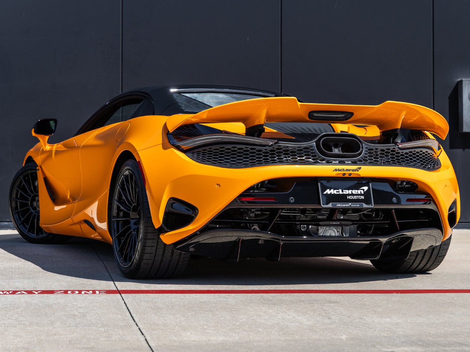 2027 McLaren 750S Base
