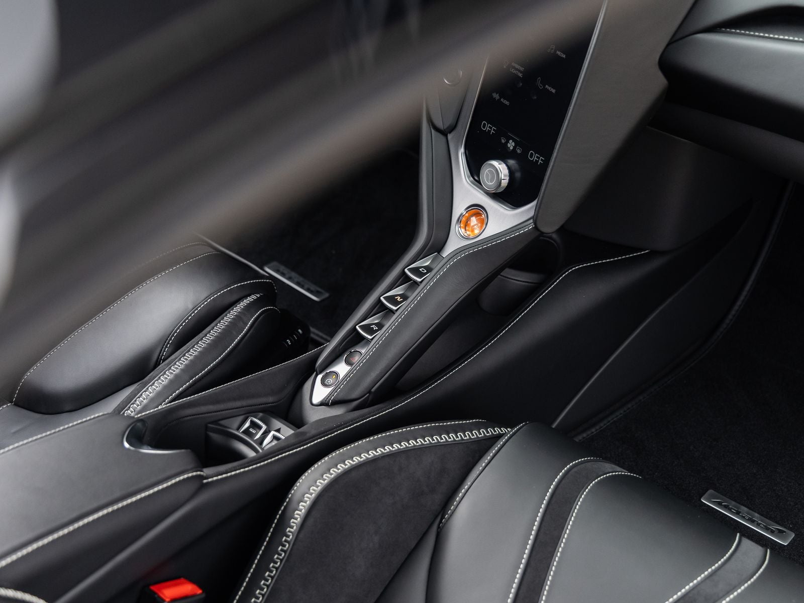 2026 McLaren 750S Base