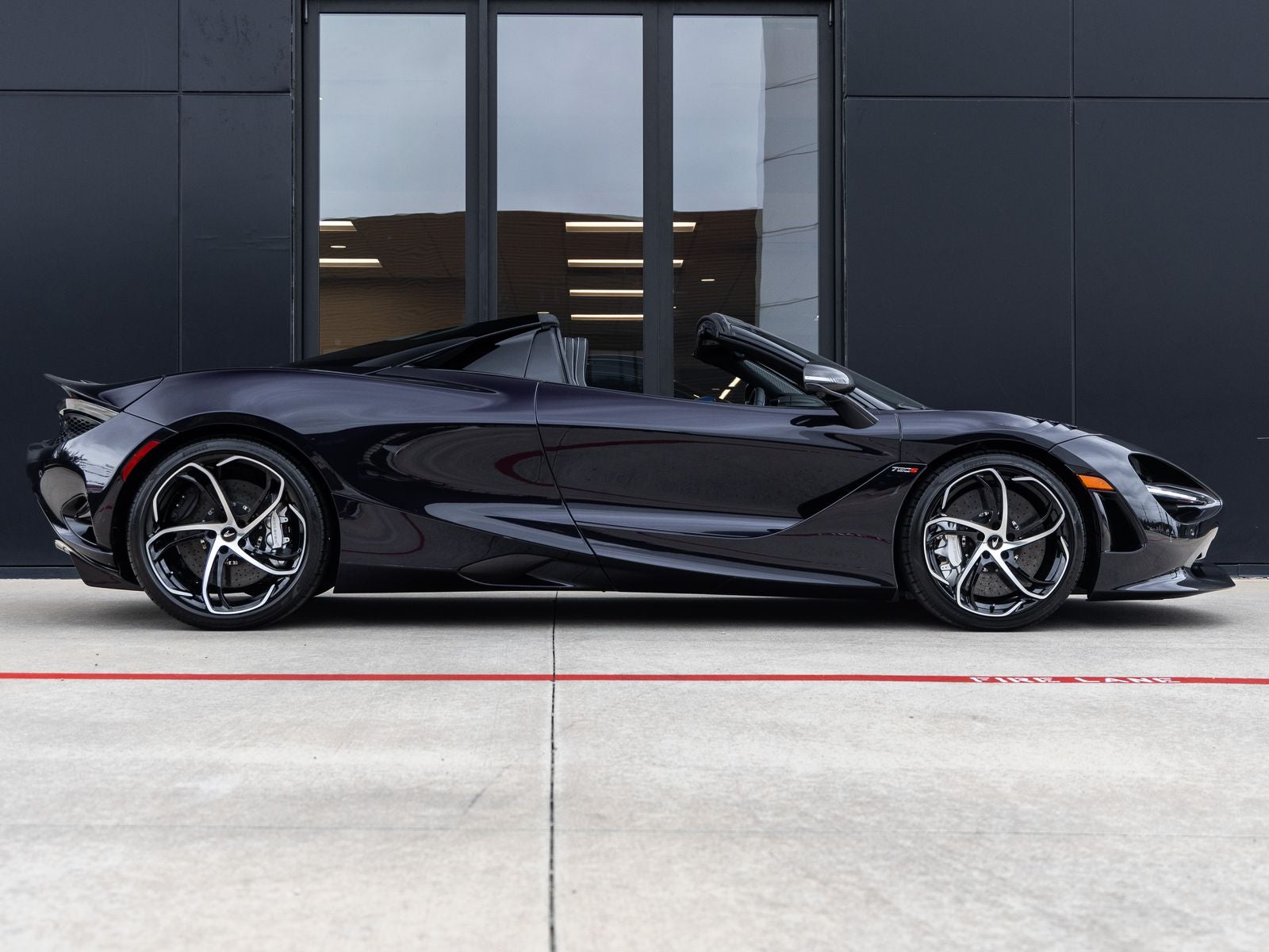 2027 McLaren 750S Base