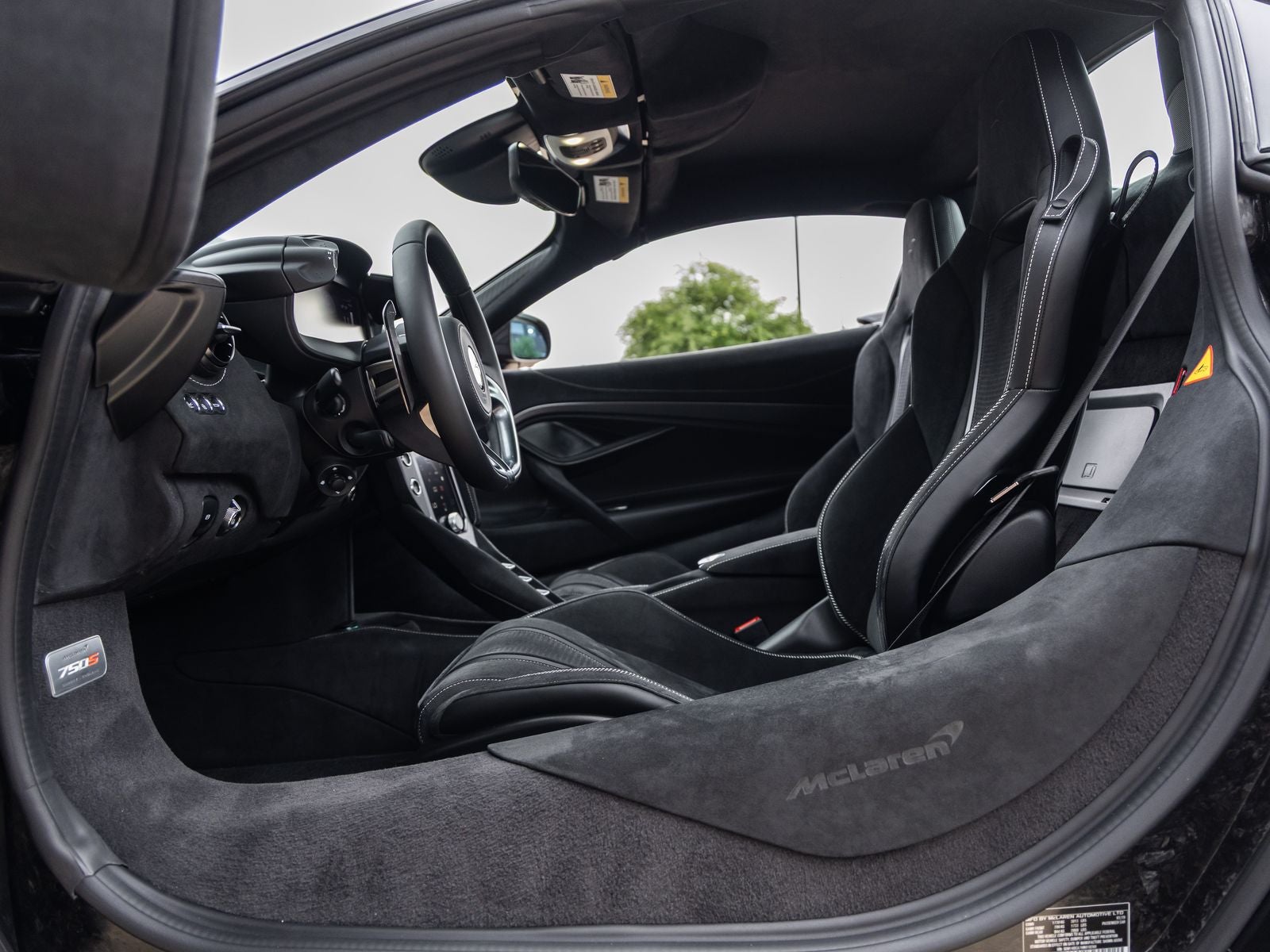 2027 McLaren 750S Base