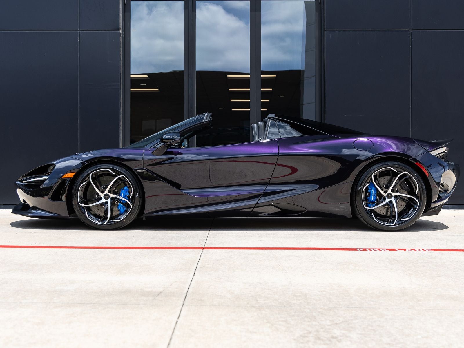 2027 McLaren 750S Base