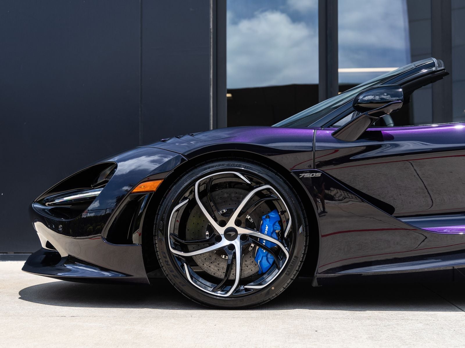 2027 McLaren 750S Base