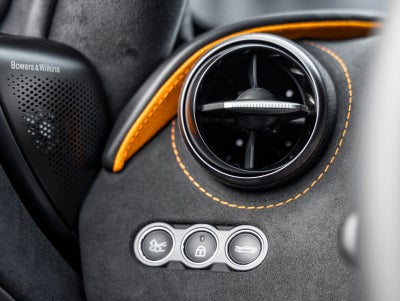 2026 McLaren 750S Base
