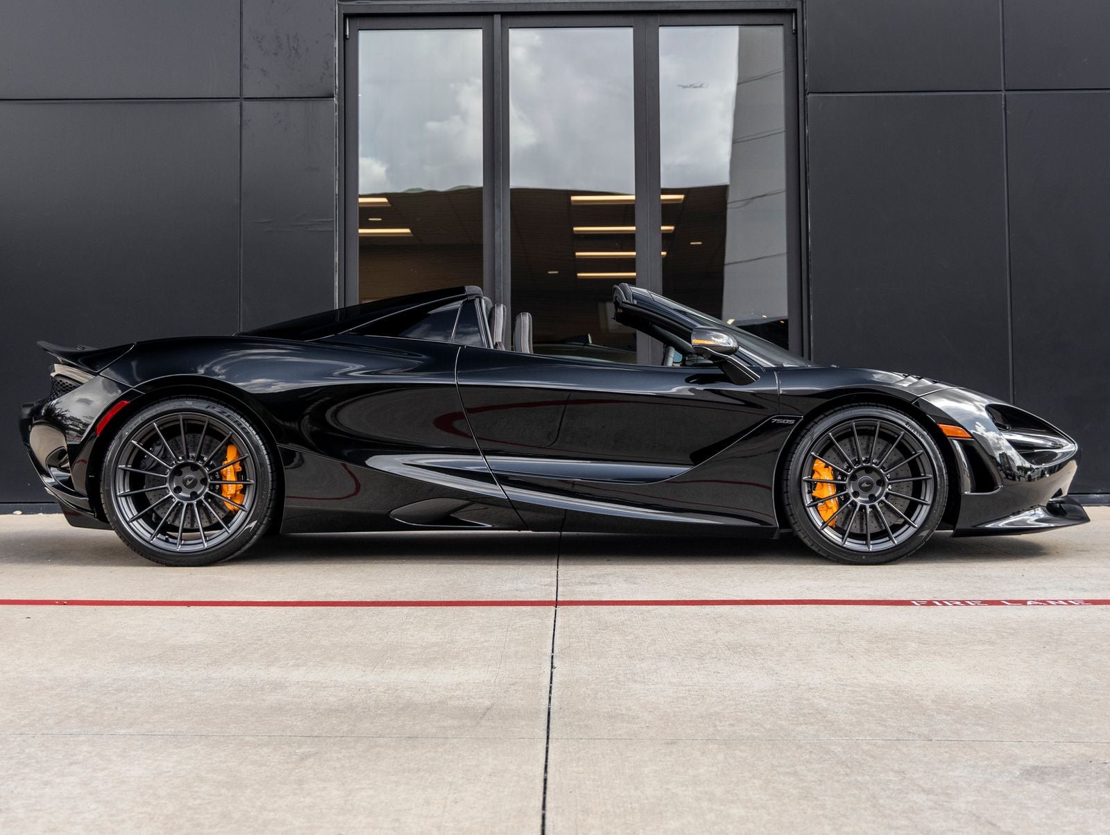 2027 McLaren 750S Base