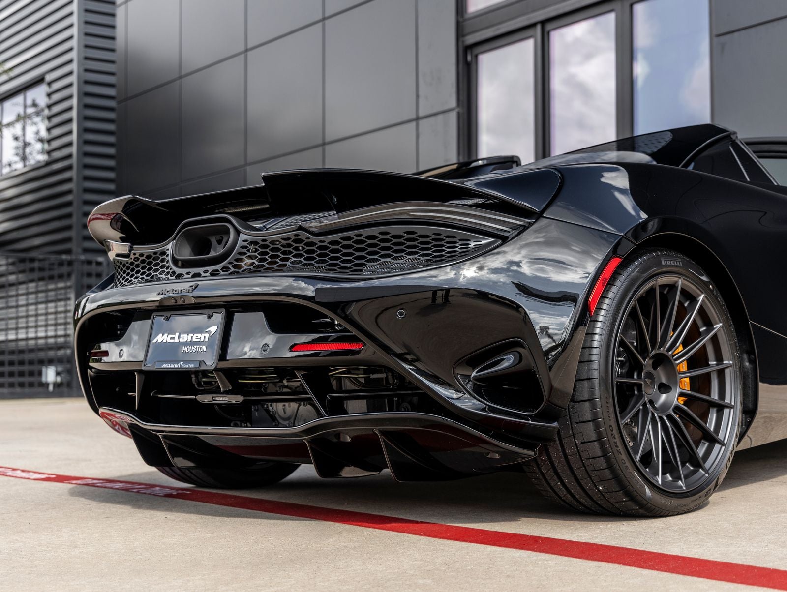 2027 McLaren 750S Base