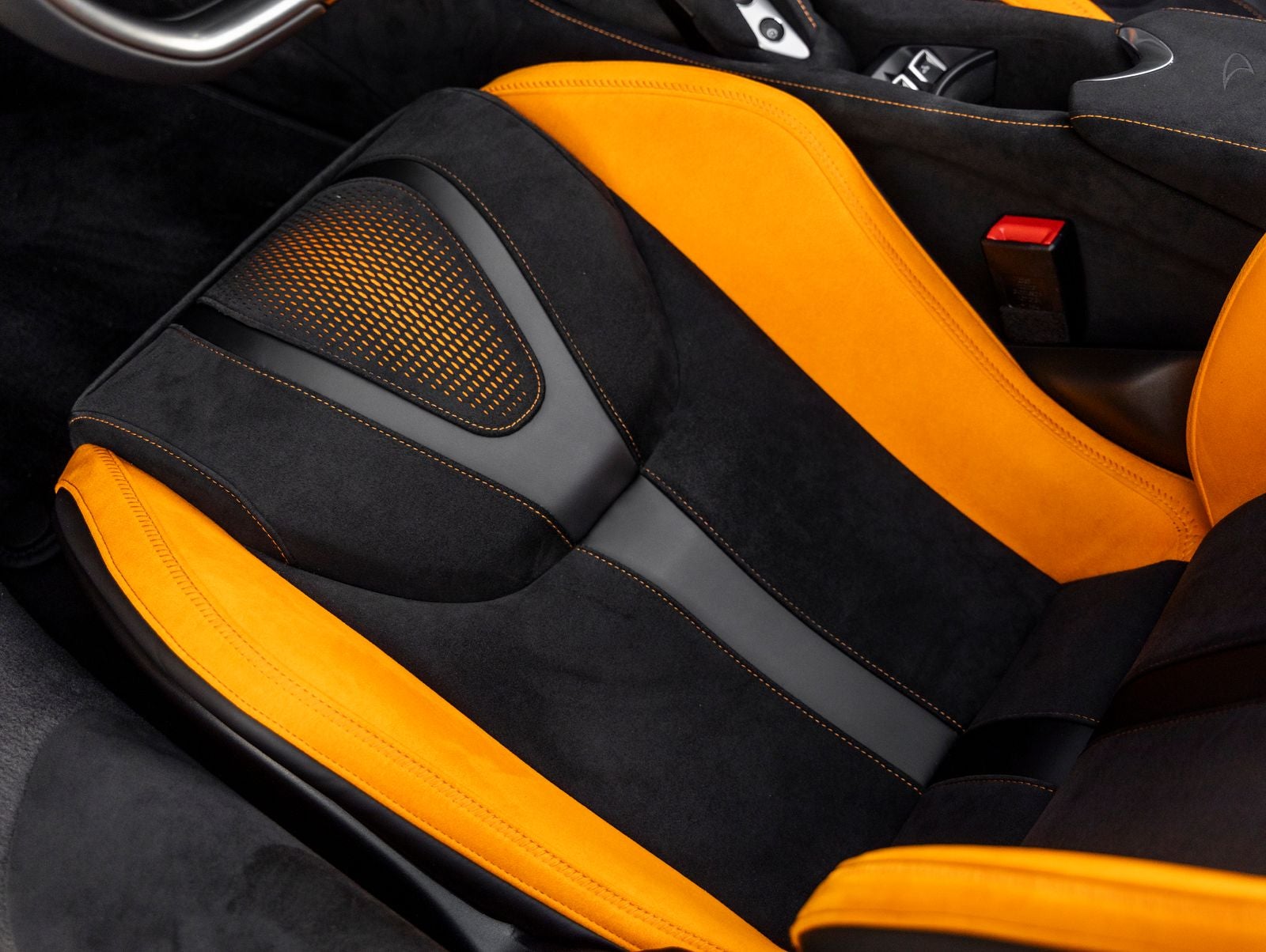 2027 McLaren 750S Base