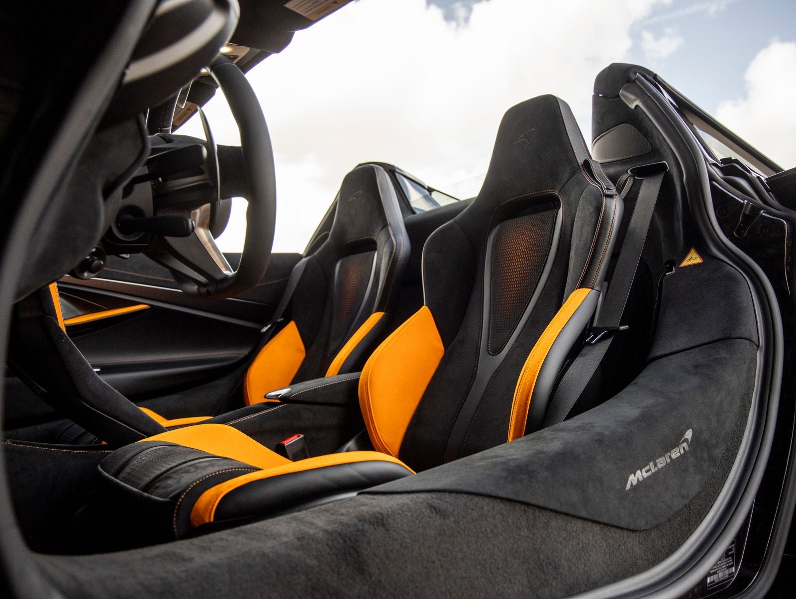 2027 McLaren 750S Base