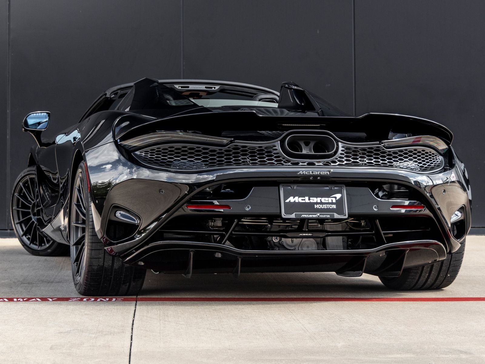 2027 McLaren 750S Base