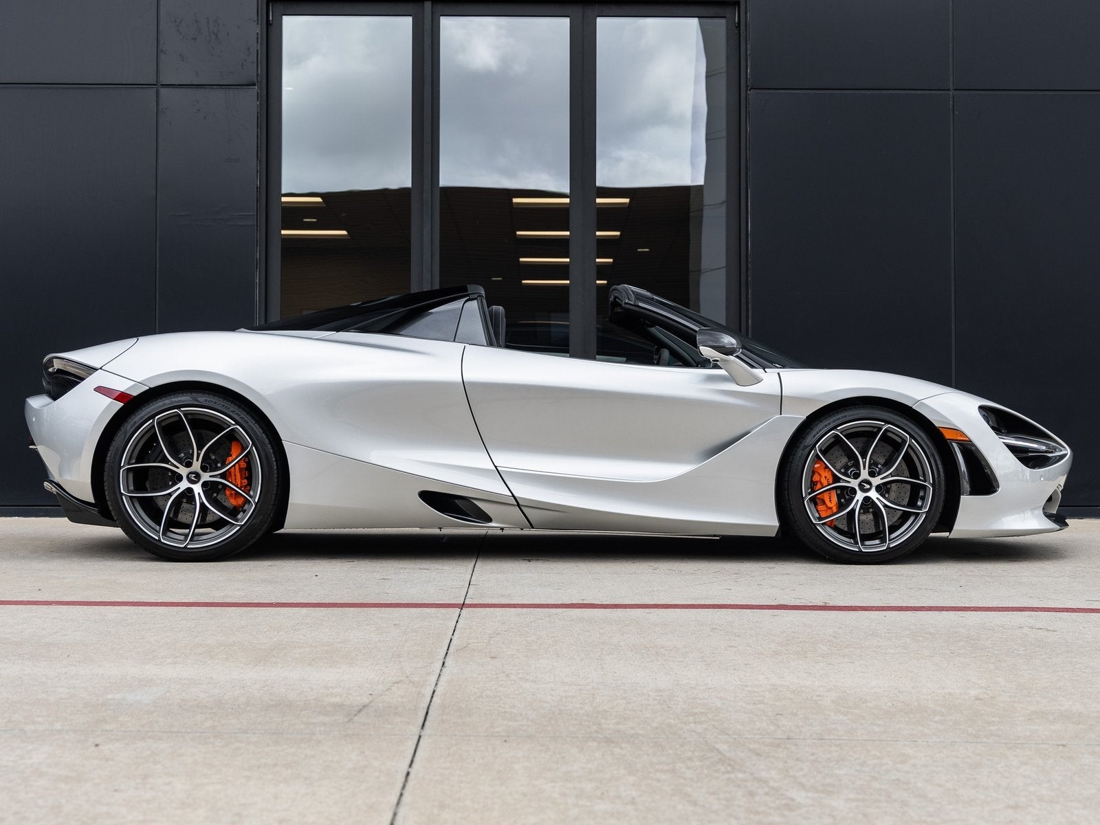 2020 McLaren 720S Base