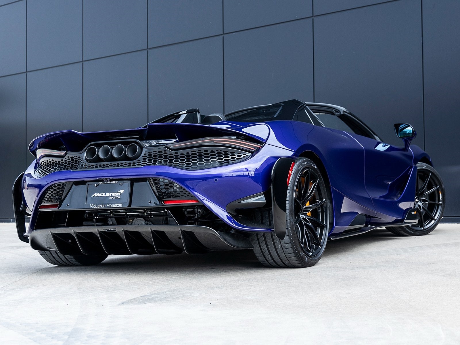 2022 McLaren 765LT Base