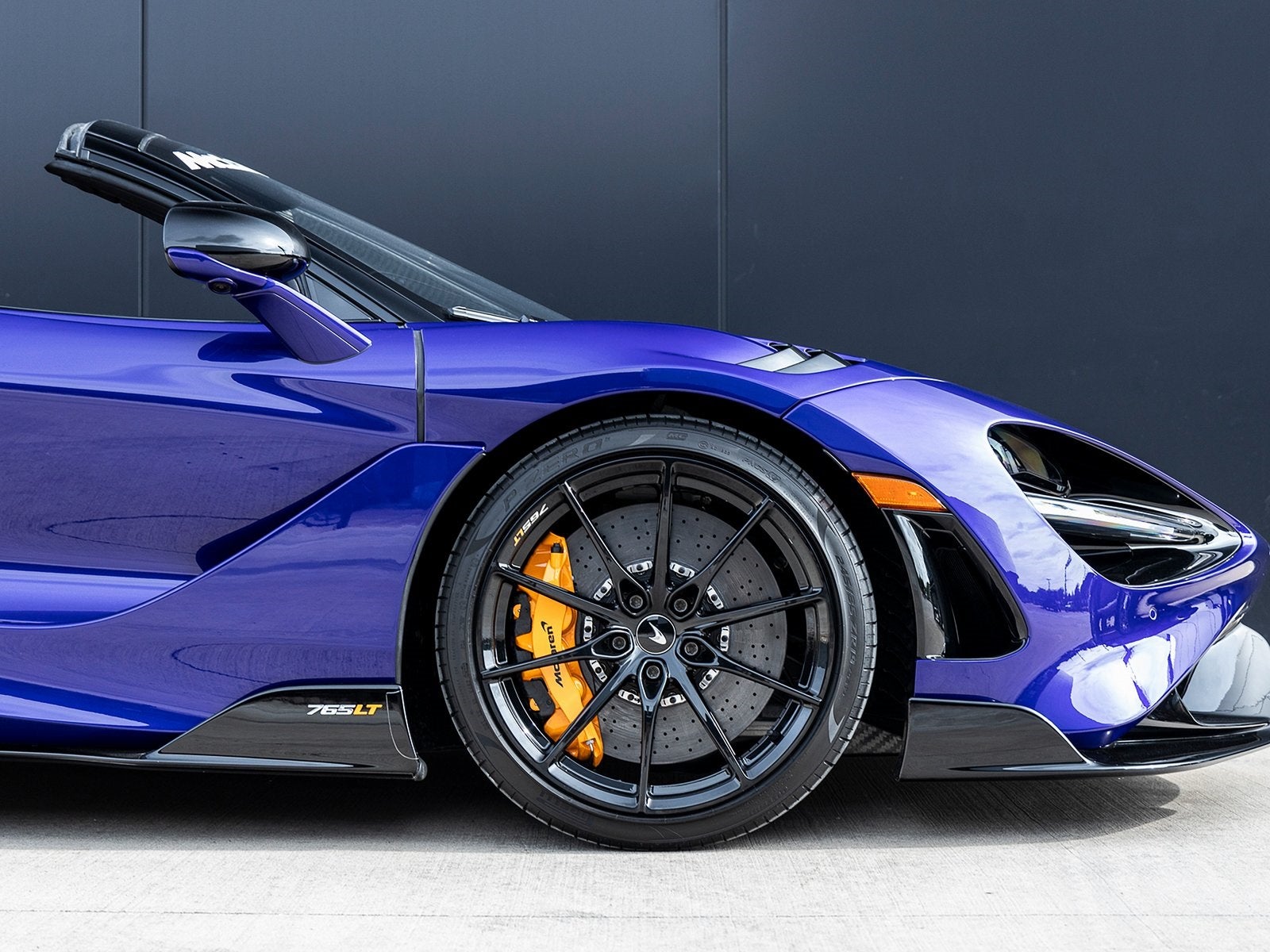 2022 McLaren 765LT Base