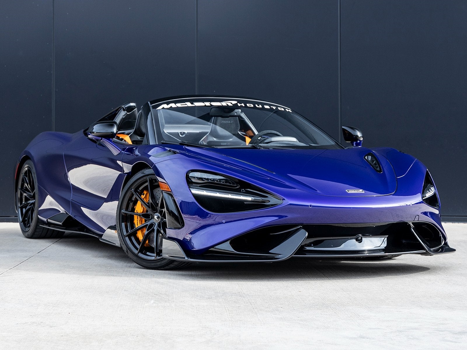 2022 McLaren 765LT Base