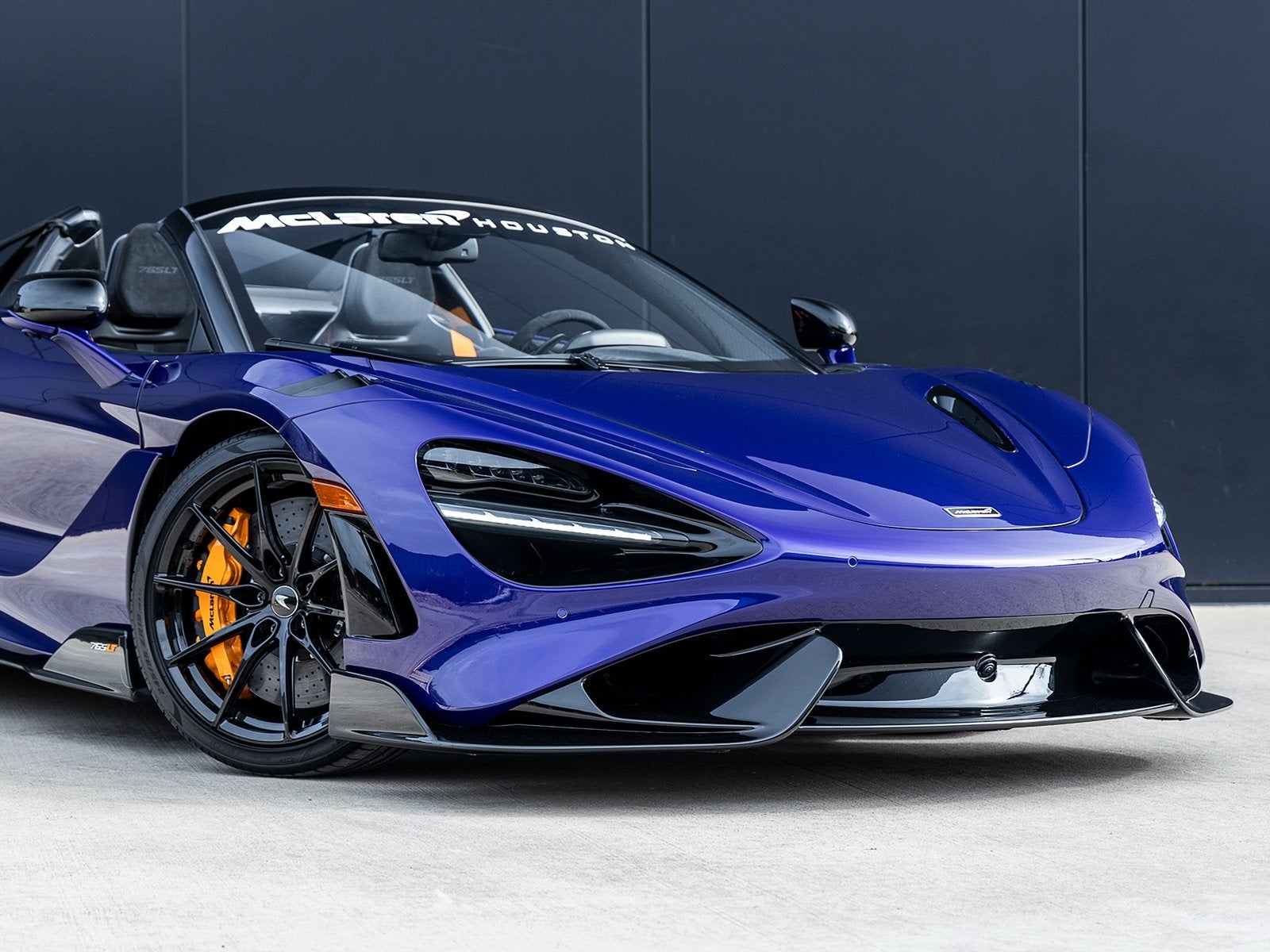 2022 McLaren 765LT Base