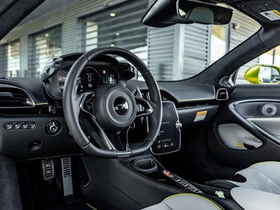 2025 McLaren Artura Base