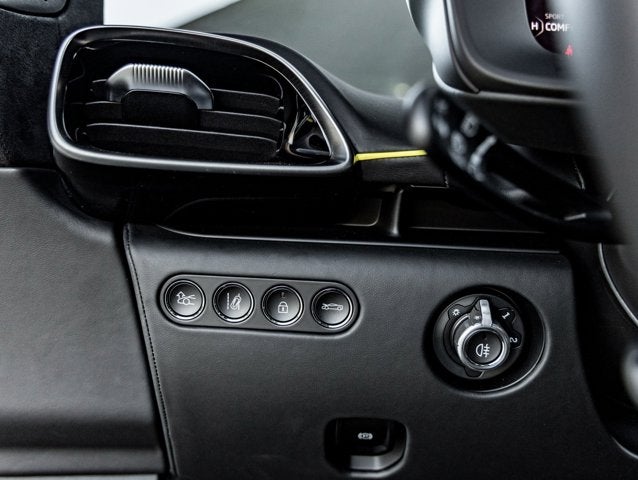 2025 McLaren Artura Base