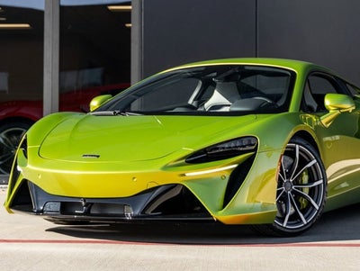 2025 McLaren Artura Base