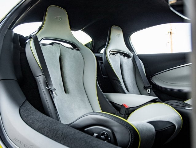 2025 McLaren Artura Base