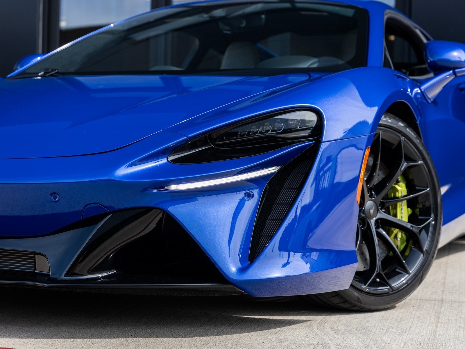 2026 McLaren Artura Base