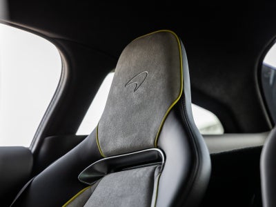 2026 McLaren Artura Base