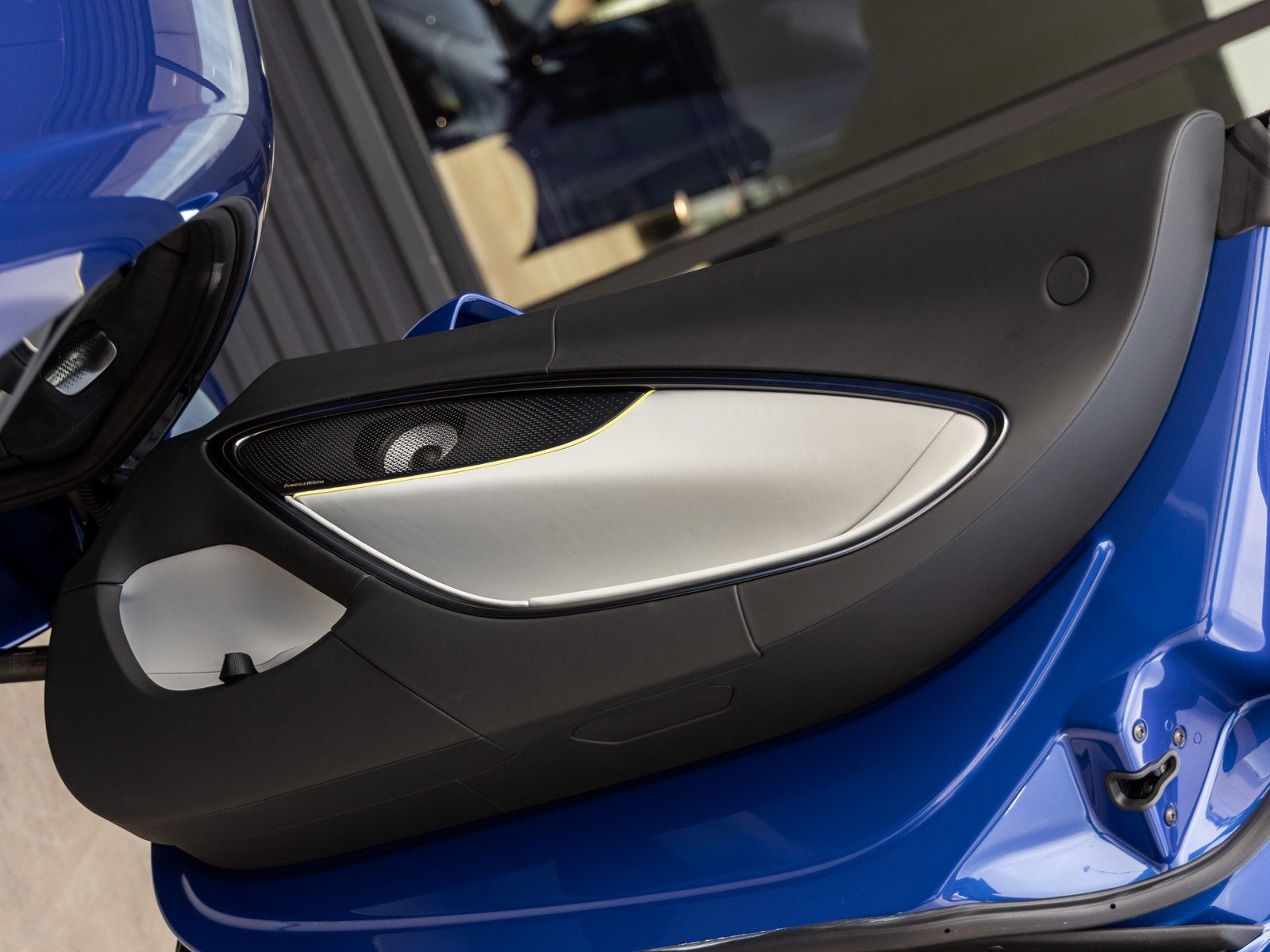 2026 McLaren Artura Base