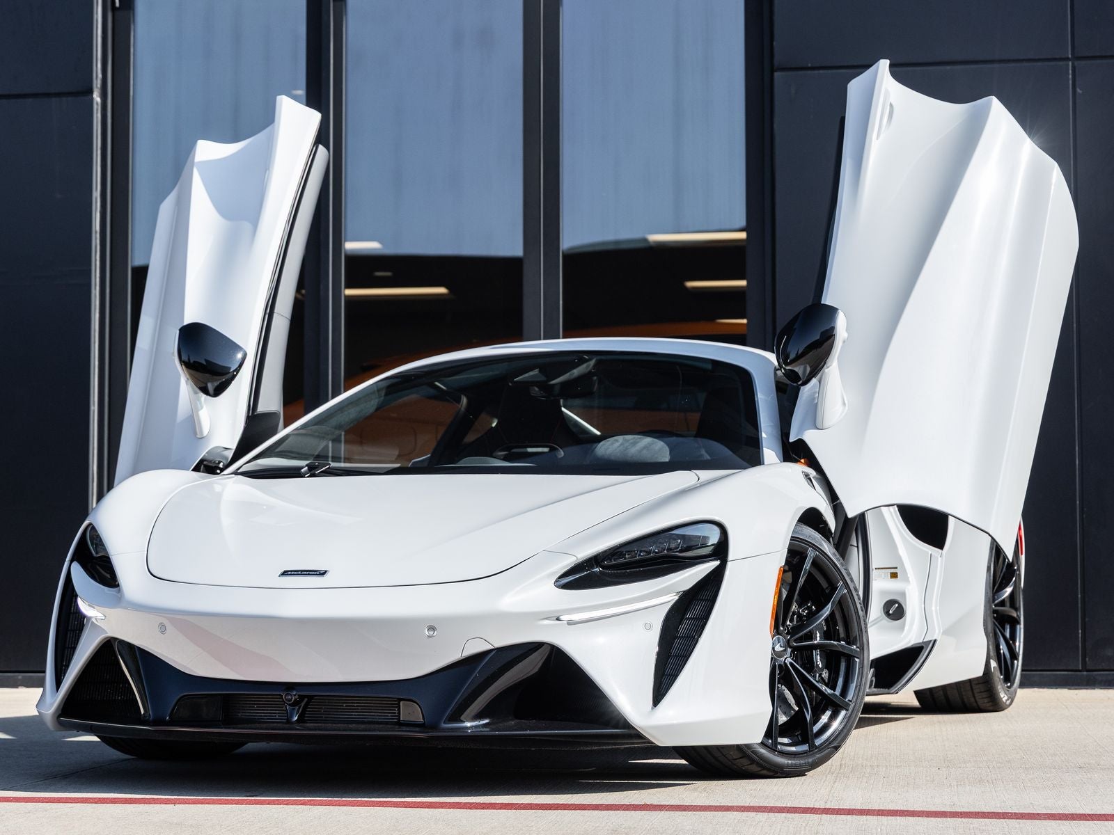 2024 McLaren Artura Base