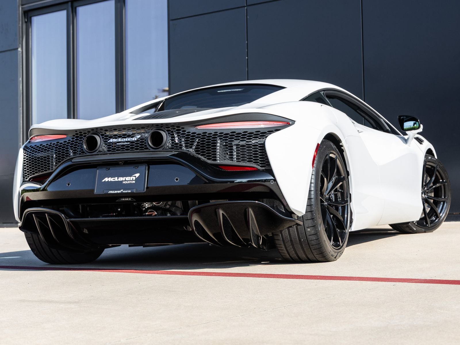 2024 McLaren Artura Base