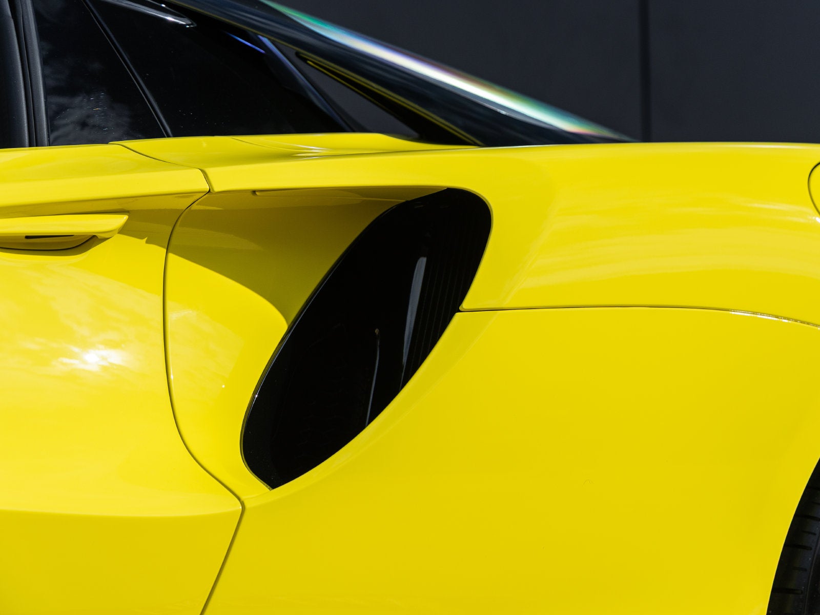 2027 McLaren Artura Base