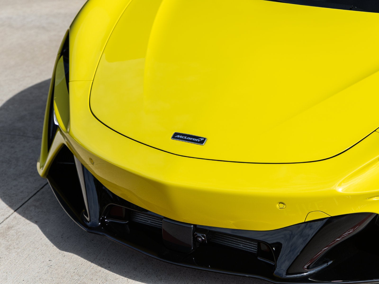 2027 McLaren Artura Base