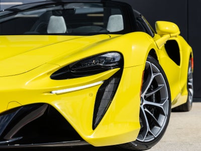 2027 McLaren Artura Base