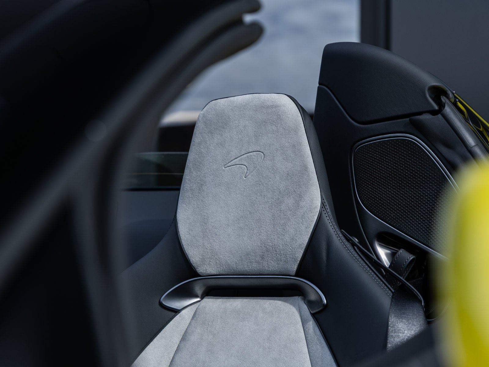 2027 McLaren Artura Base