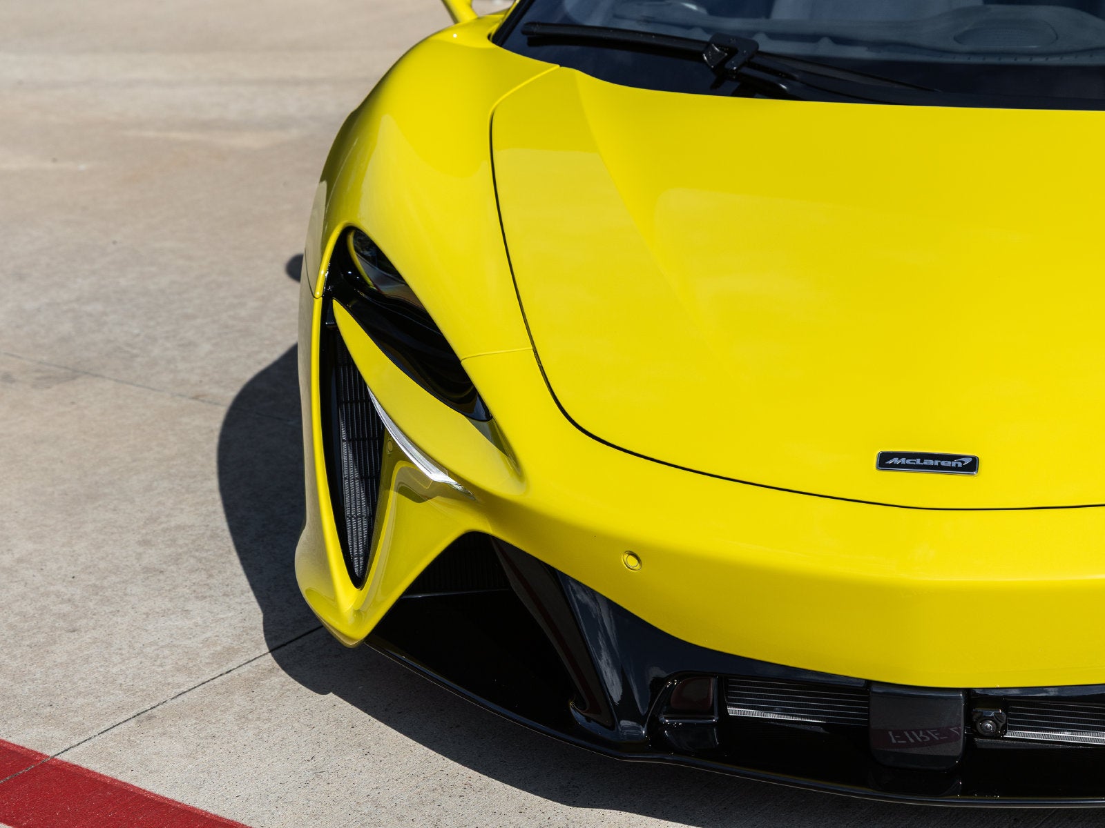 2027 McLaren Artura Base