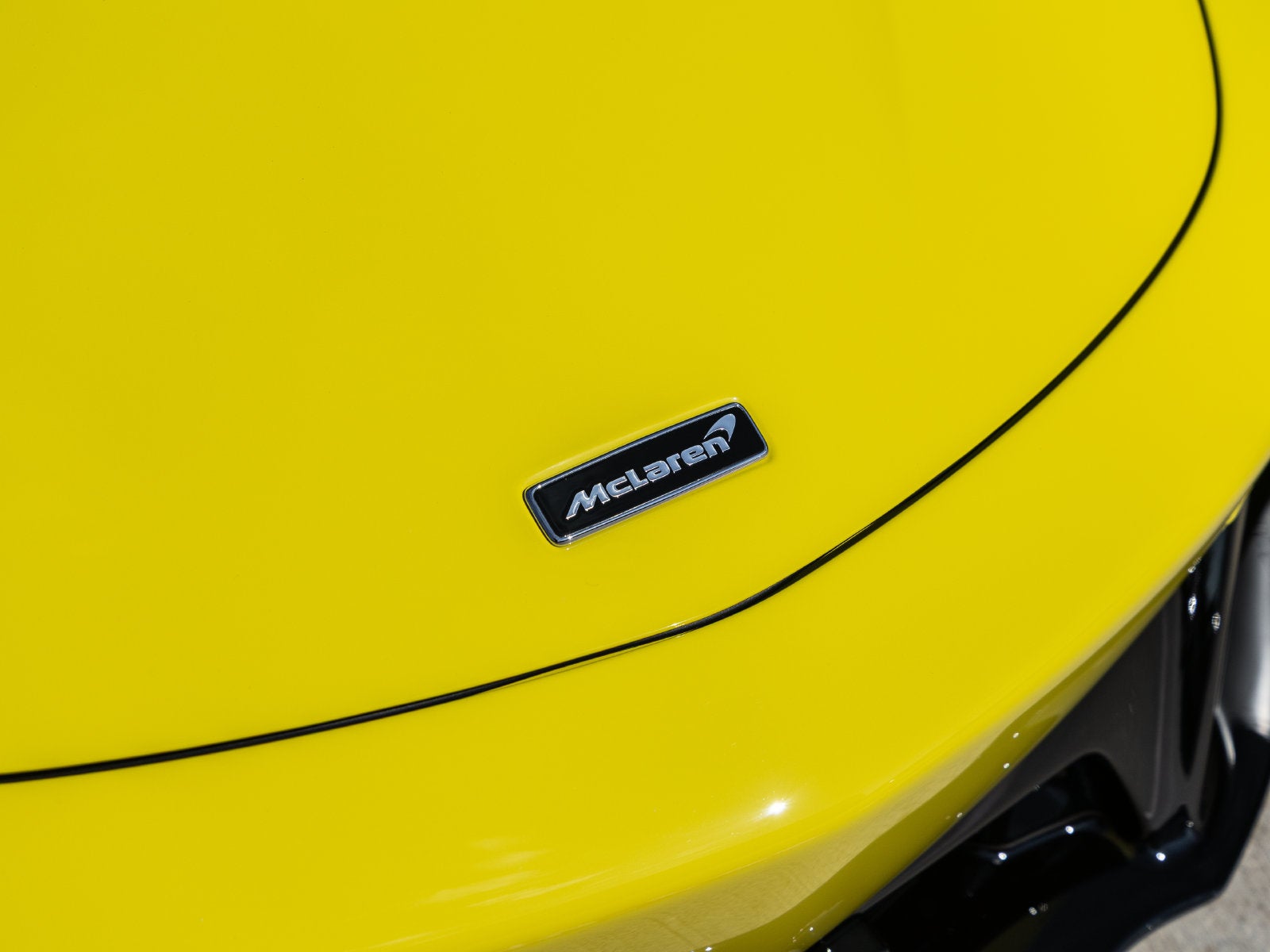 2027 McLaren Artura Base