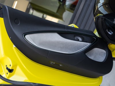 2027 McLaren Artura Base