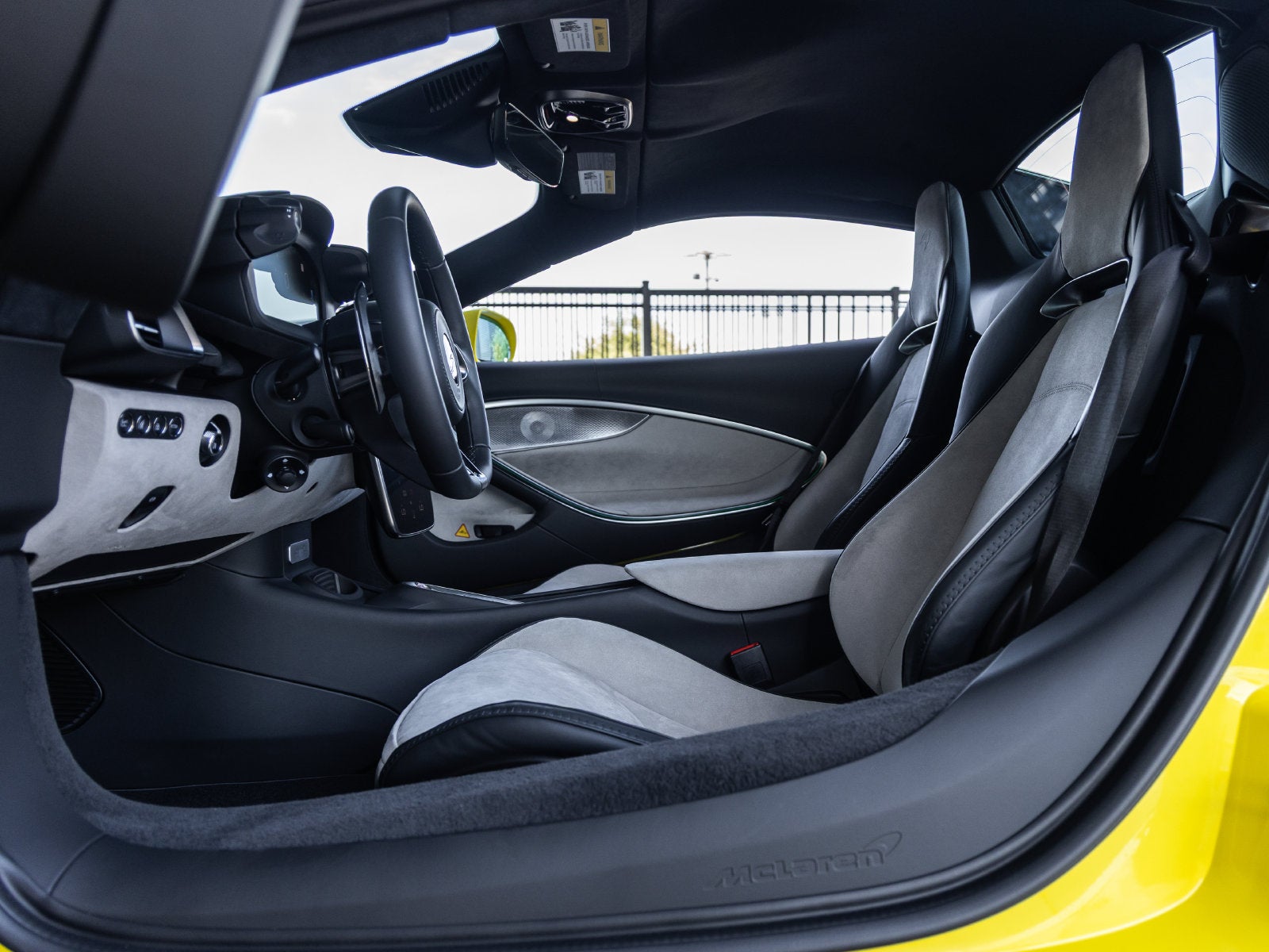 2027 McLaren Artura Base