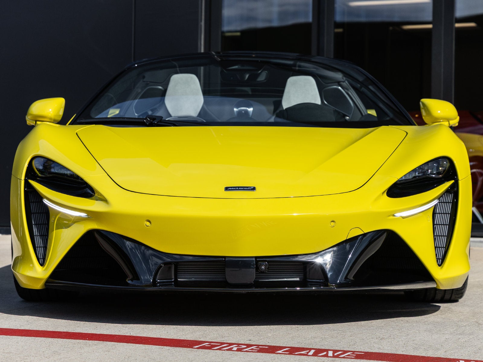 2027 McLaren Artura Base