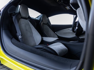 2027 McLaren Artura Base