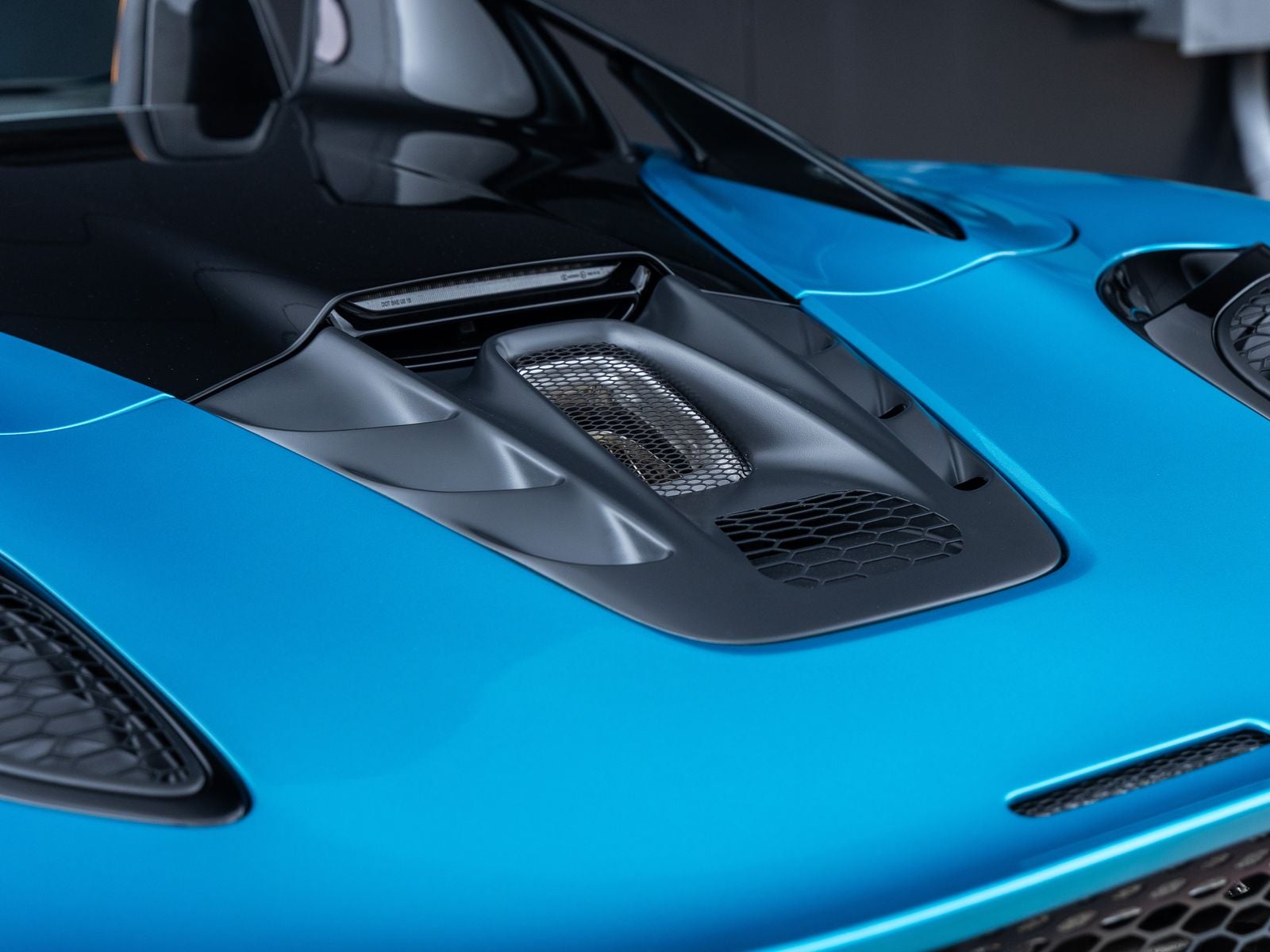 2026 McLaren Artura Base