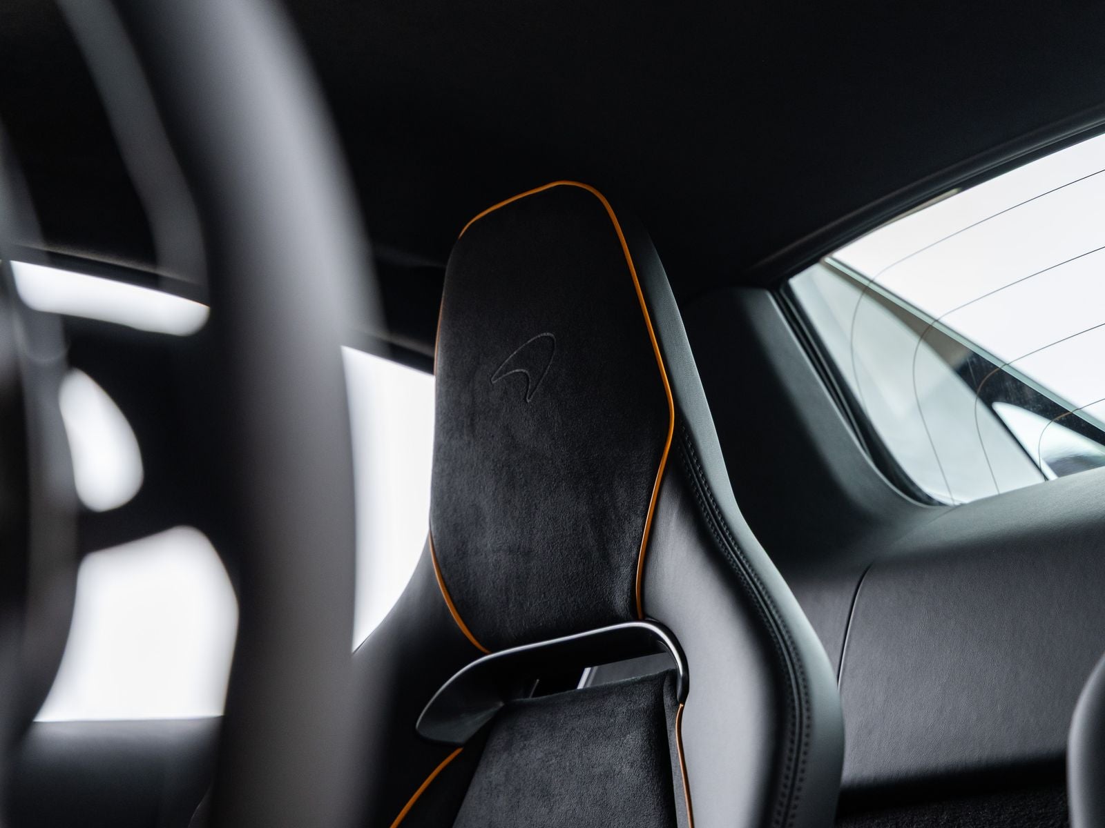 2026 McLaren Artura Base