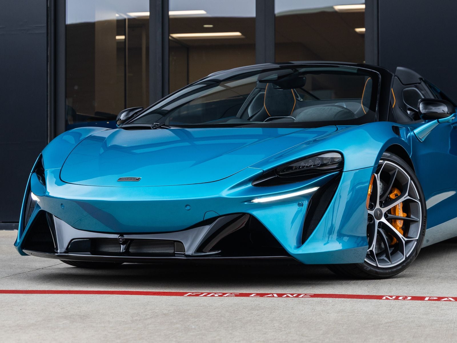2026 McLaren Artura Base