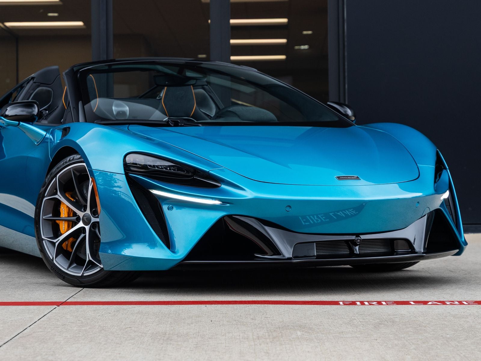 2026 McLaren Artura Base
