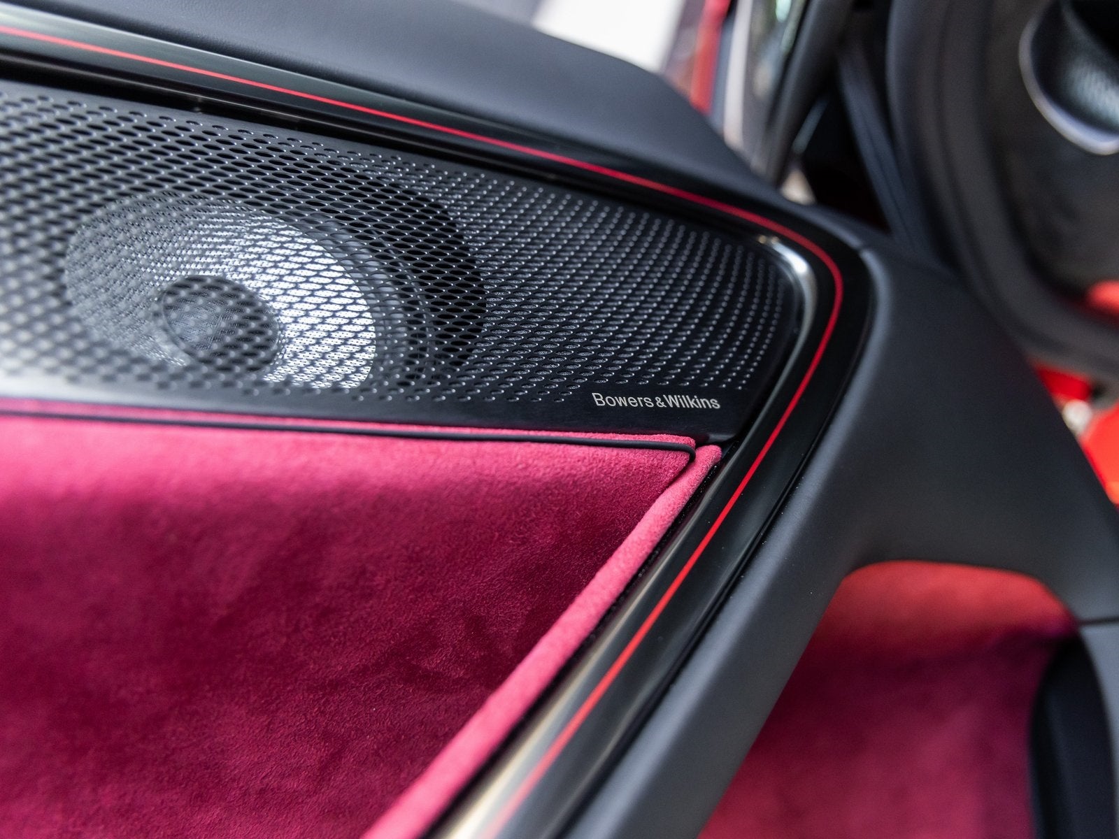 2025 McLaren Artura Base