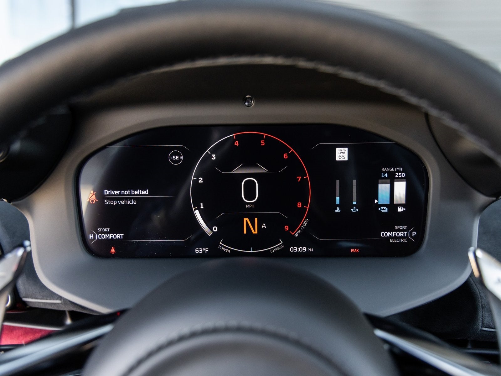 2025 McLaren Artura Base