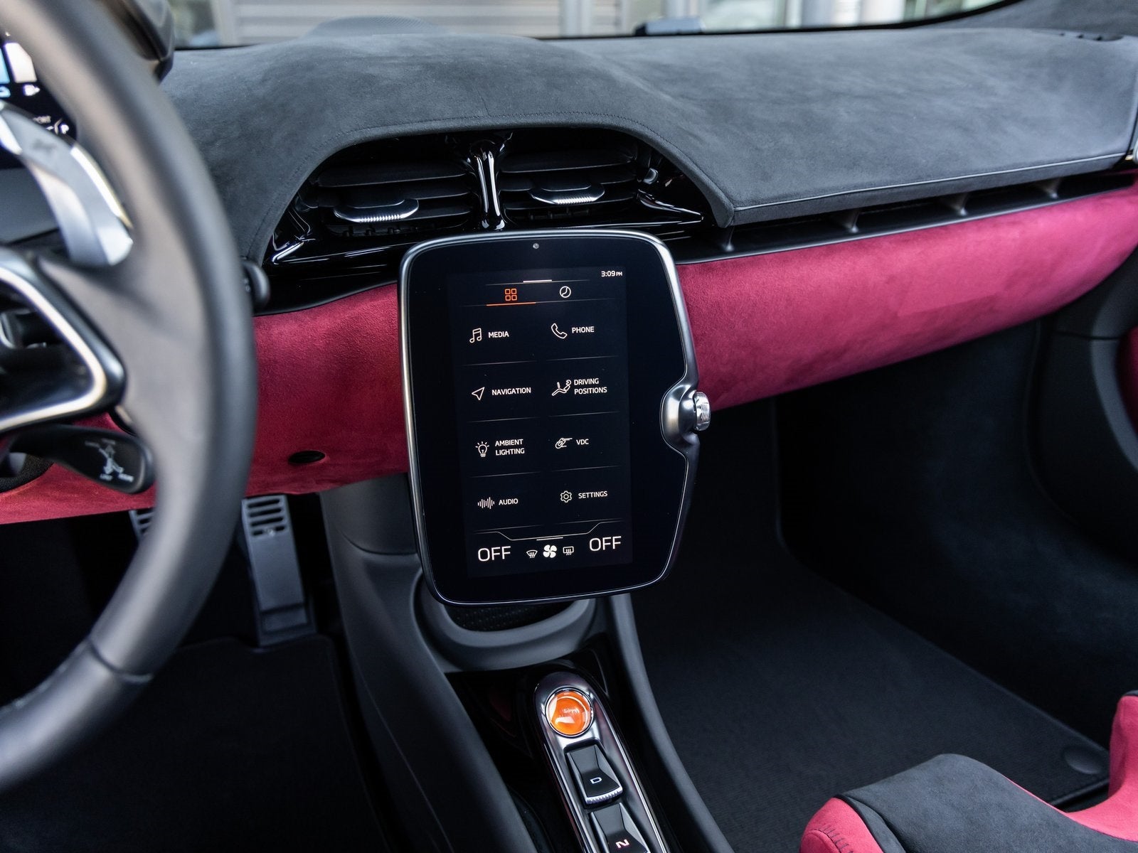 2025 McLaren Artura Base