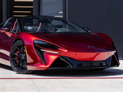 2025 McLaren Artura Base