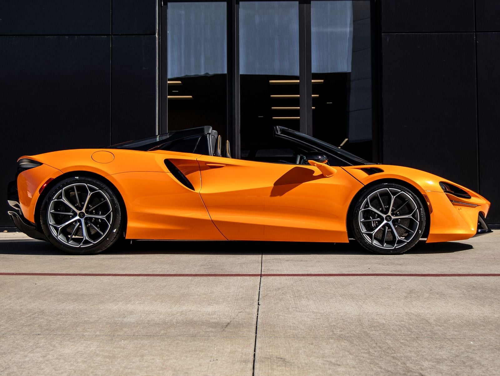 2026 McLaren Artura Base