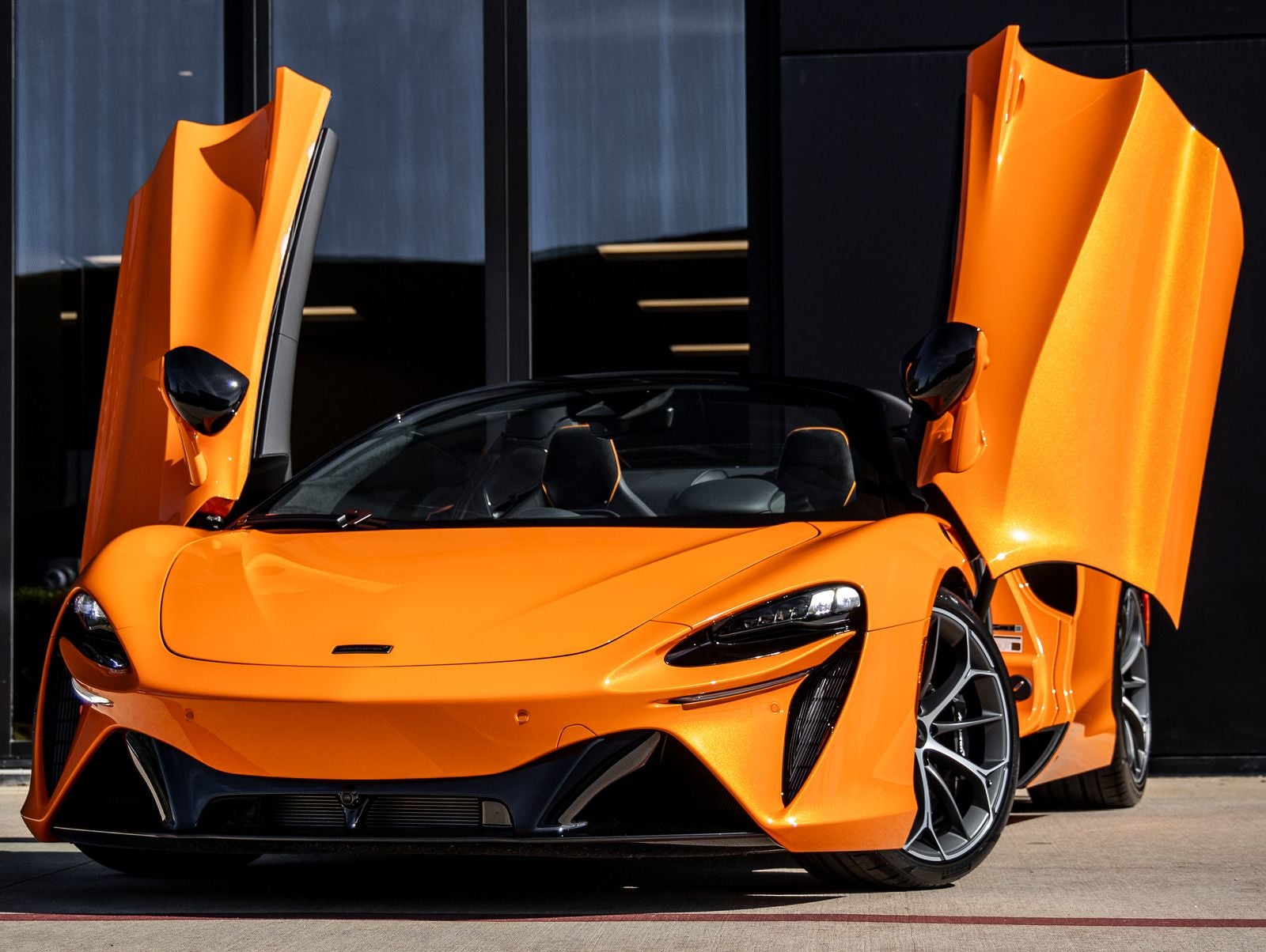 2026 McLaren Artura Base