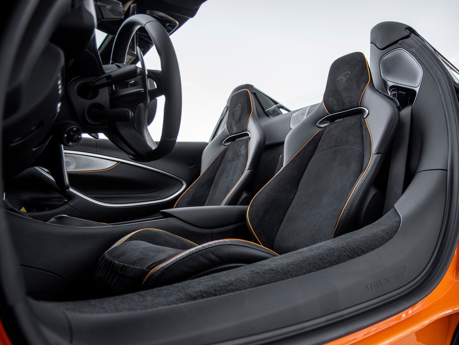 2026 McLaren Artura Base