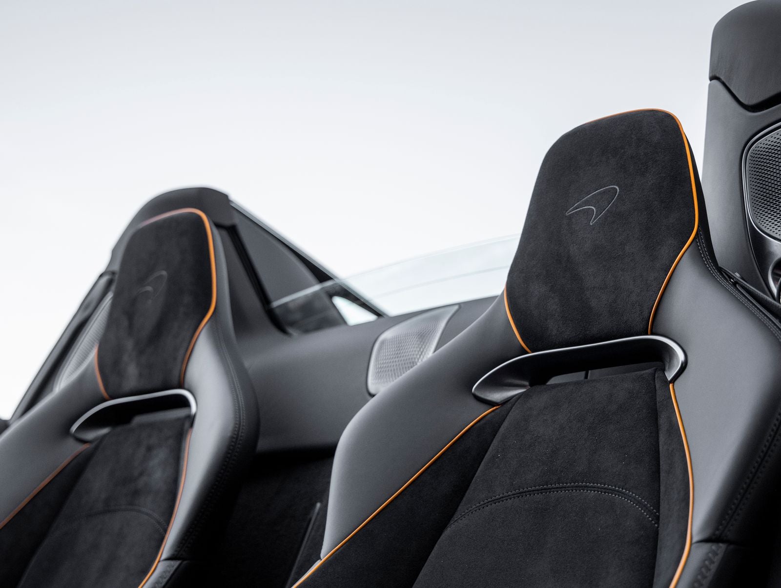 2026 McLaren Artura Base