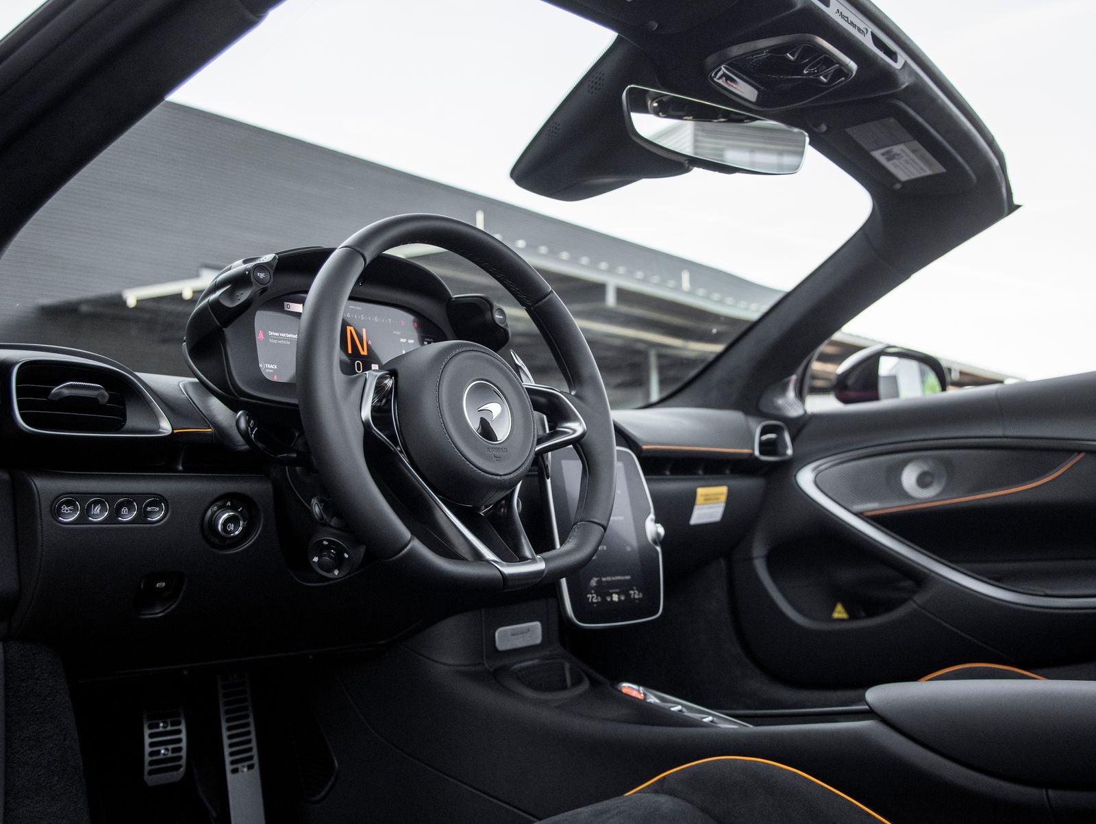 2026 McLaren Artura Base